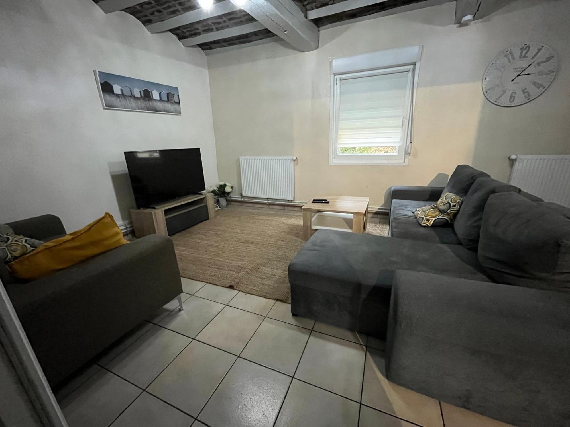 Appartement De Charme 40M2 Proche Centre Hospitalier Valenciennes Exterior photo